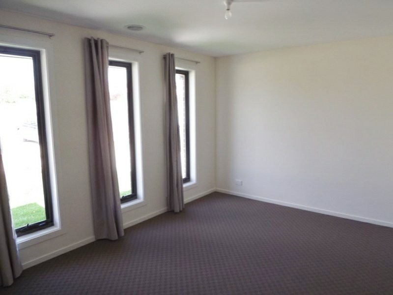 1/33 Ferguson Street, Broadford VIC 3658