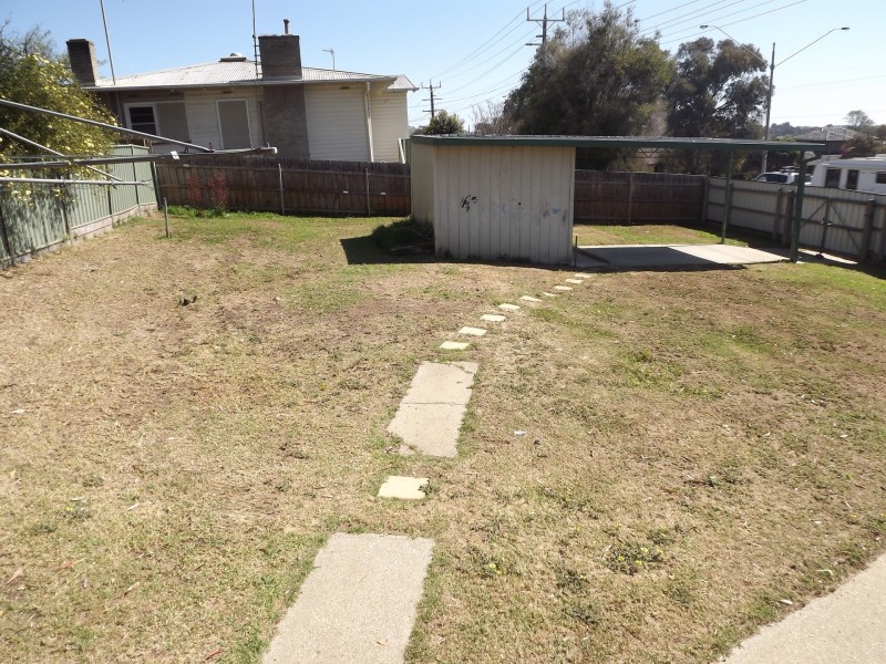 2 Chisholm Crescent, Seymour VIC 3660