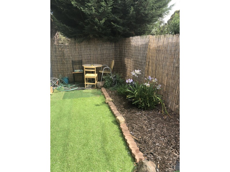 1/30 Snodgrass Street, Broadford VIC 3658