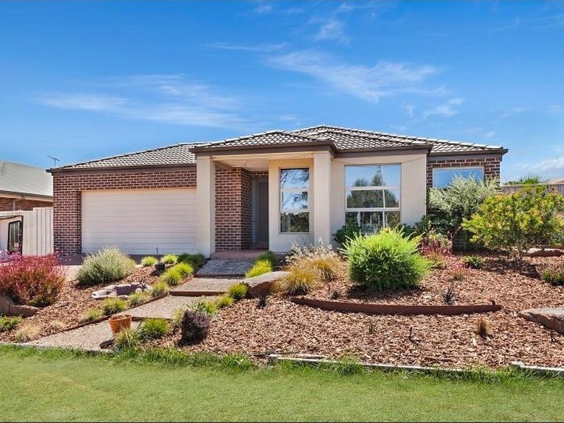 13 Natures Run, Kilmore VIC 3764