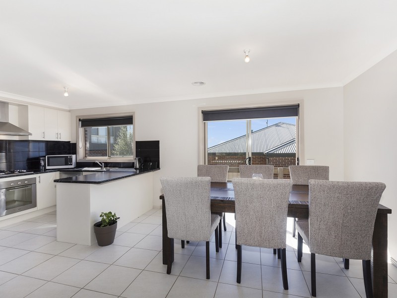 10 Chrystobel Way, Kilmore VIC 3764