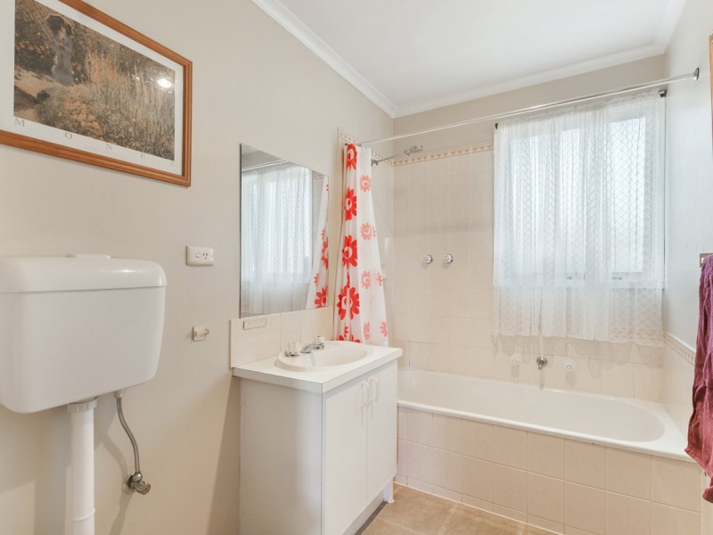 18 Donaldson Drive, Broadford VIC 3658