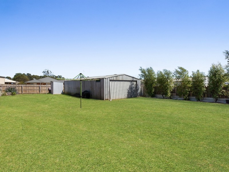 18 Donaldson Drive, Broadford VIC 3658