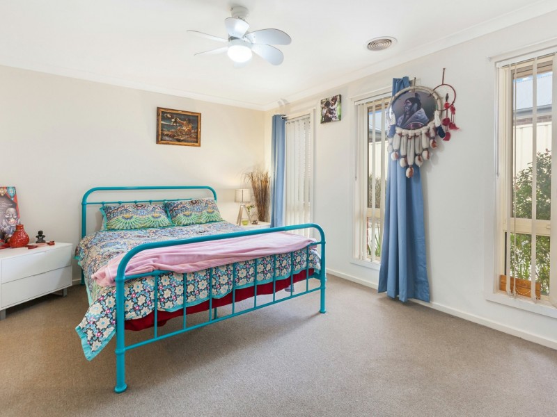 Unit 2/10 Jessica Ave, Kilmore VIC 3764