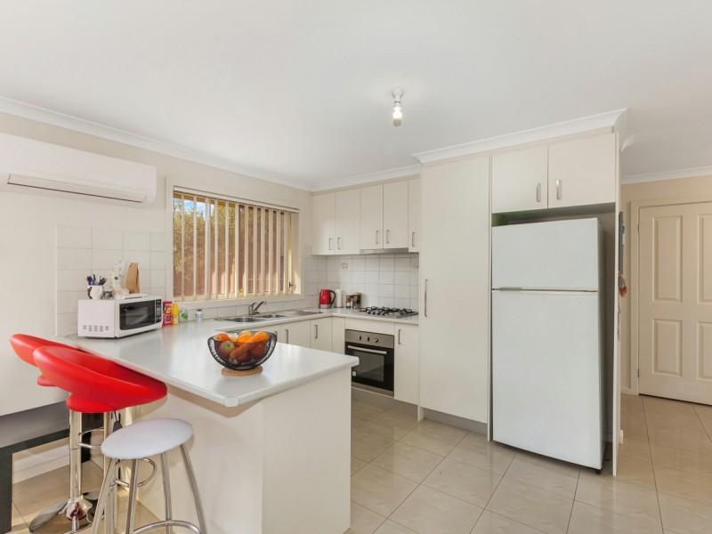 Unit 2/10 Jessica Ave, Kilmore VIC 3764