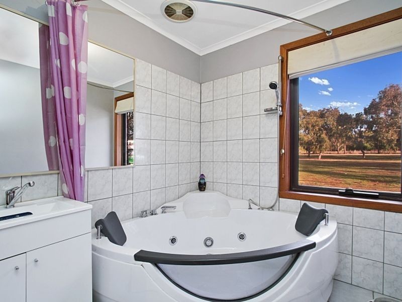 11 Hanover Court, Kilmore VIC 3764