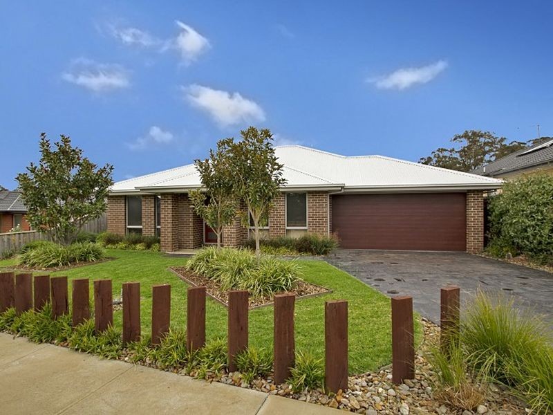 14 Grange Drive, Broadford VIC 3658