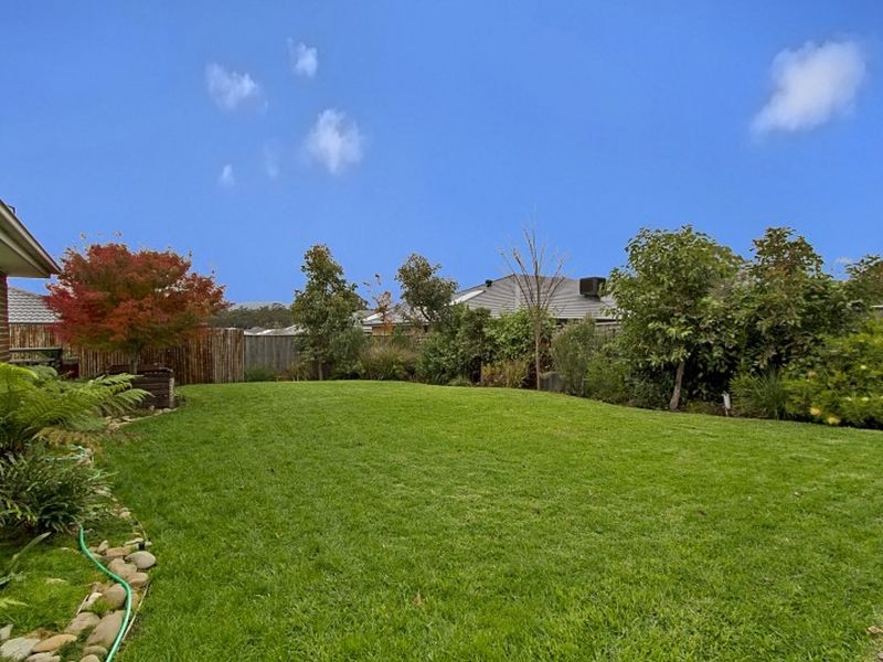 14 Grange Drive, Broadford VIC 3658