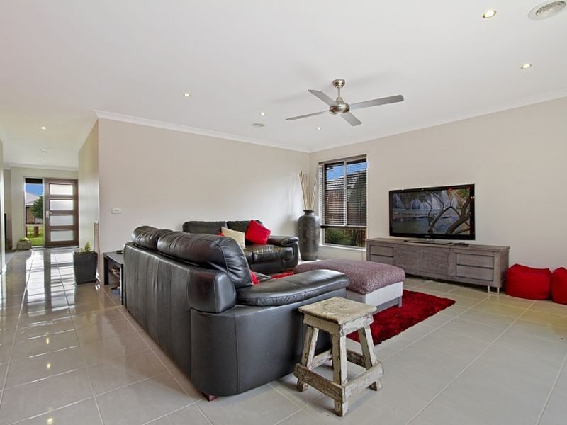 14 Grange Drive, Broadford VIC 3658