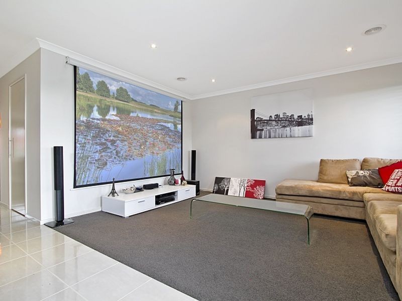 14 Grange Drive, Broadford VIC 3658