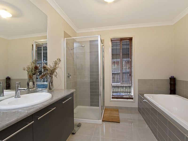 14 Grange Drive, Broadford VIC 3658