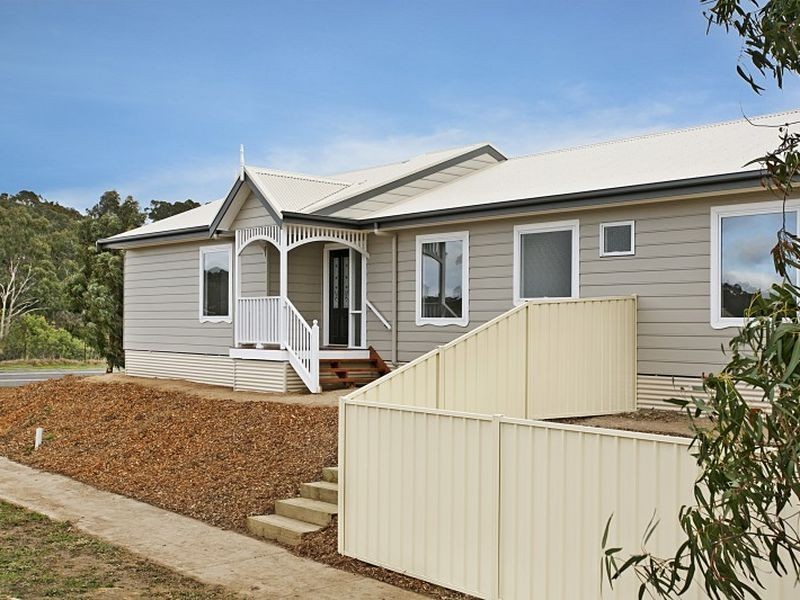 49 Chloe Drive, Broadford VIC 3658