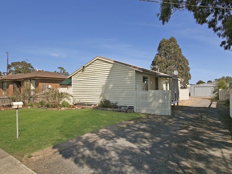 18 Donaldson Drive, Broadford VIC 3658