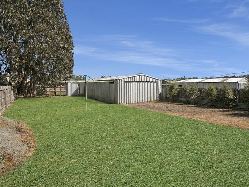 18 Donaldson Drive, Broadford VIC 3658