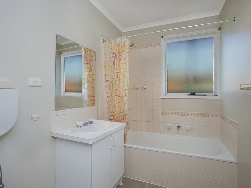 18 Donaldson Drive, Broadford VIC 3658