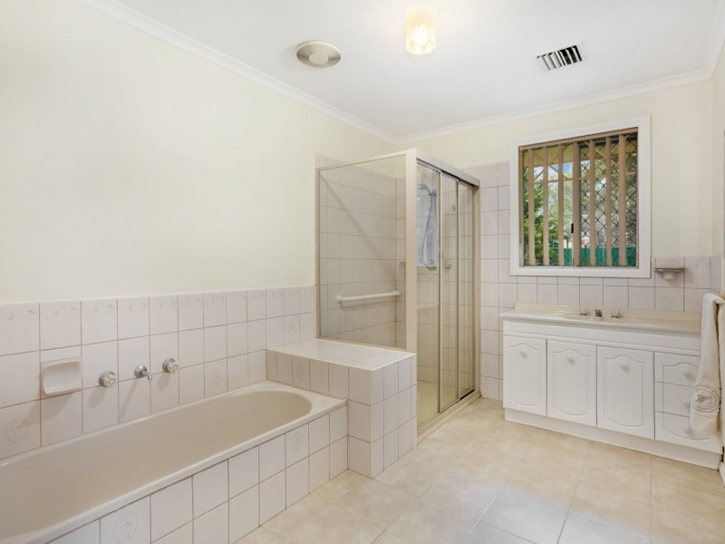 5 Casey Crescent, Broadford VIC 3658