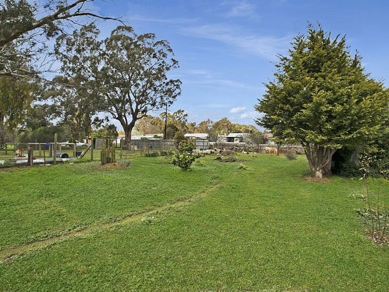 10 Sutherland Street, Broadford VIC 3658