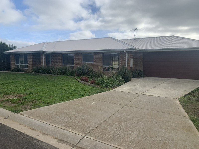 34 Mikada Blvd, Kilmore VIC 3764
