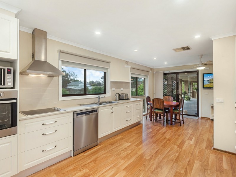 42 Piper Street, Broadford VIC 3658