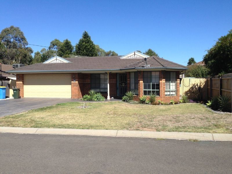 27 Sinclair Court, Wallan VIC 3756