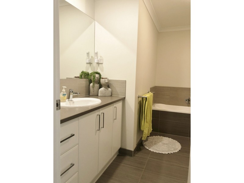 49 Snodgrass Street, Broadford VIC 3658