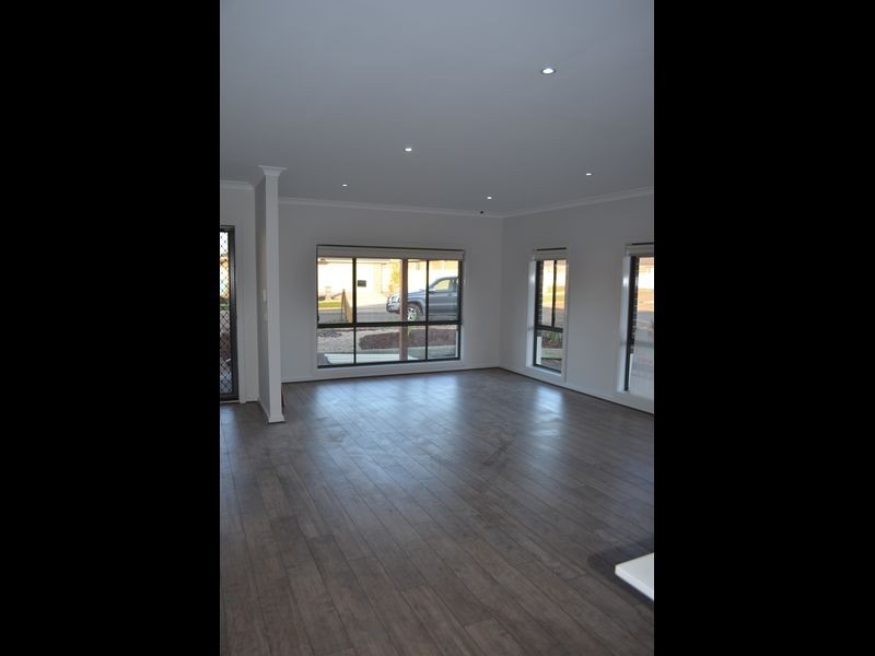 35 Mikada Blvd, Kilmore VIC 3764