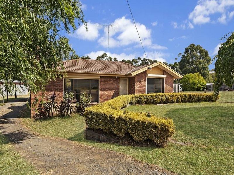16 Elizabeth Court, Clonbinane VIC 3658