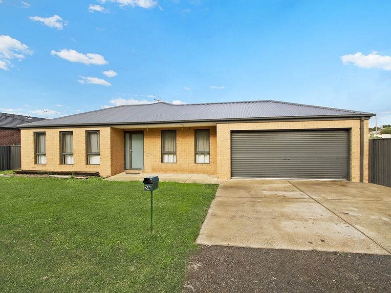 24 The Parade, Broadford VIC 3658