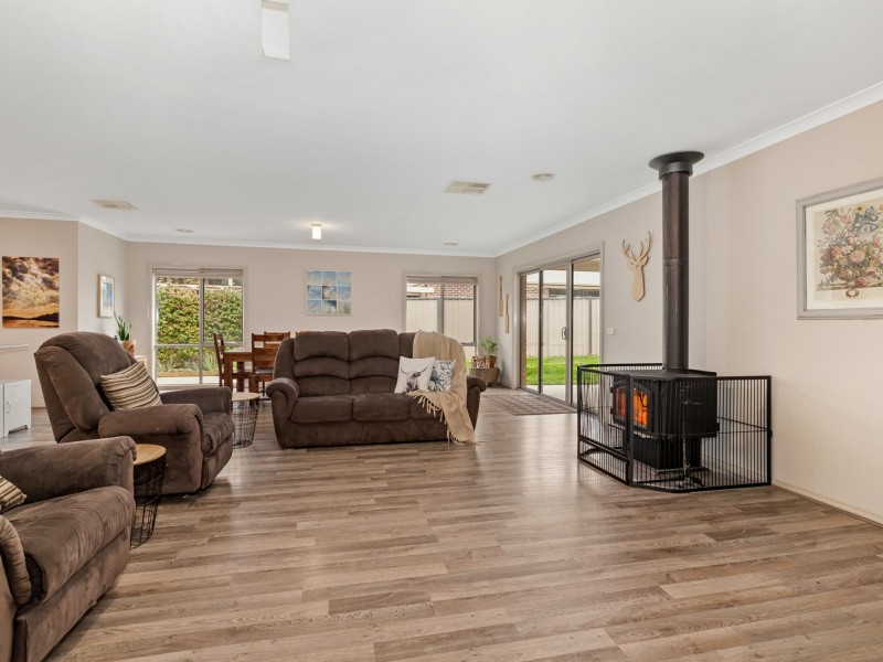 57 Donaldson Drive, Broadford VIC 3658