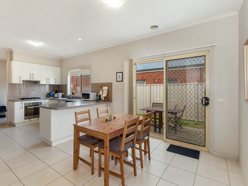 32 Piper Street, Broadford VIC 3658