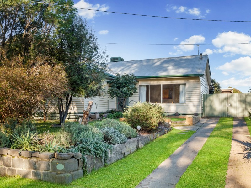 74 Mollison Street, Broadford VIC 3658