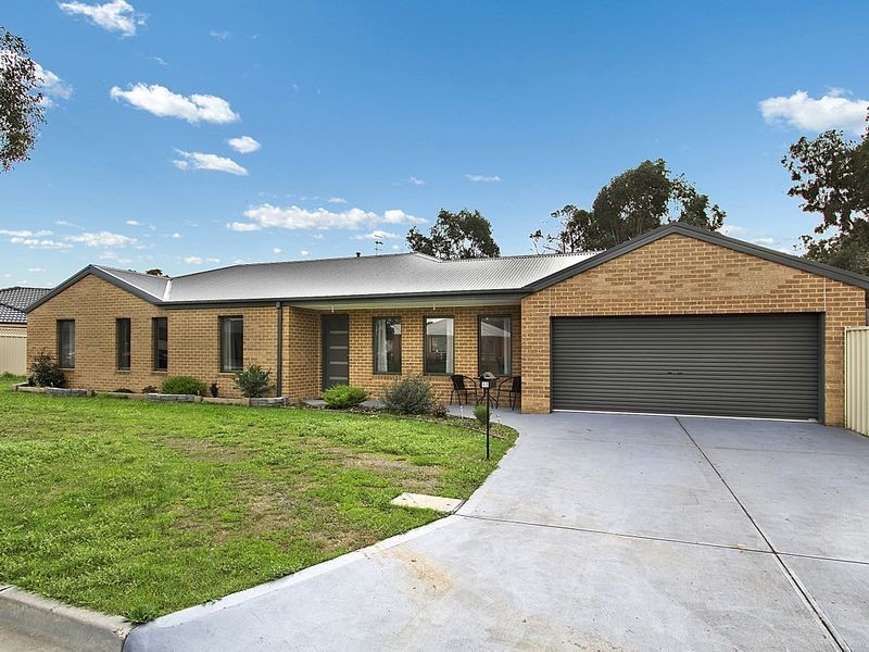 12 Chloe Drive, Broadford VIC 3658