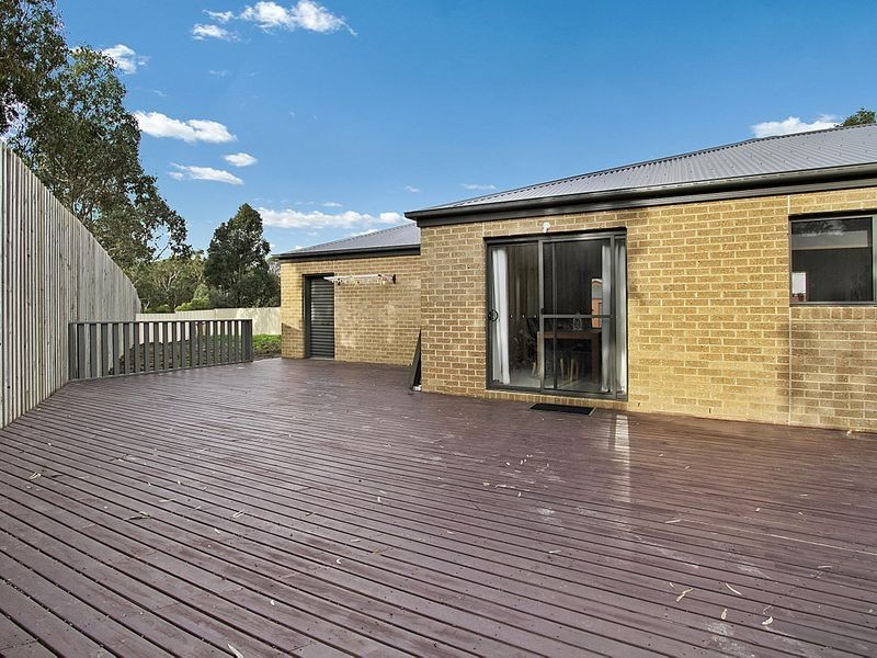 12 Chloe Drive, Broadford VIC 3658