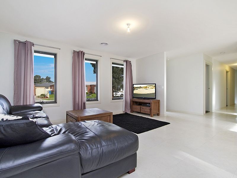 12 Chloe Drive, Broadford VIC 3658