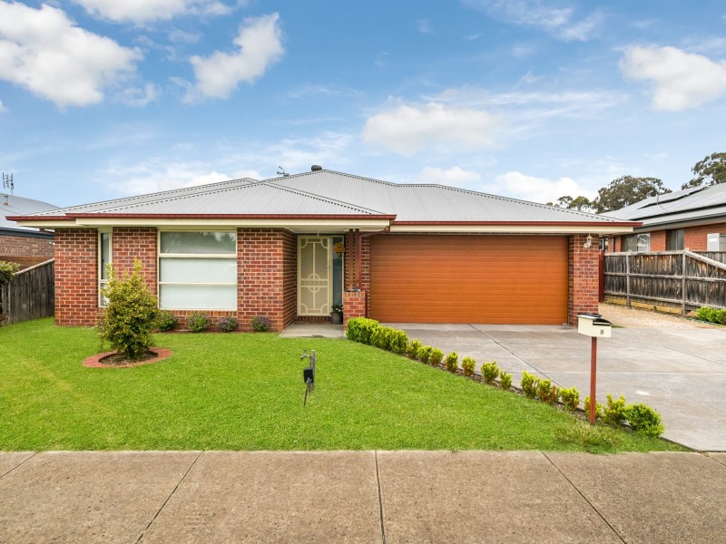 8 Grange Drive, Broadford VIC 3658