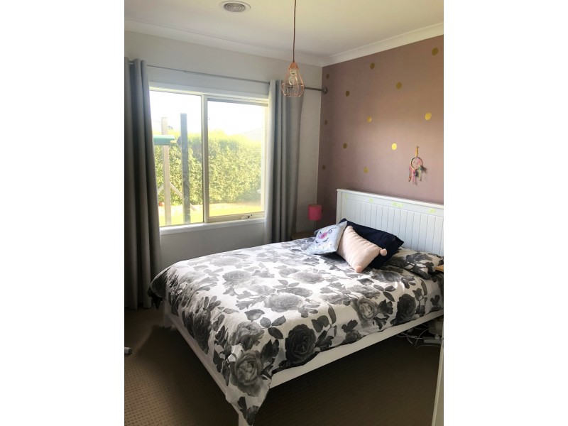 6 Yattarna Court, Broadford VIC 3658