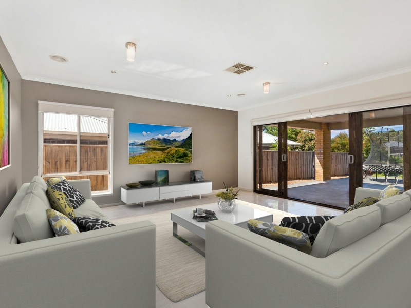 12 Grange Drive, Broadford VIC 3658