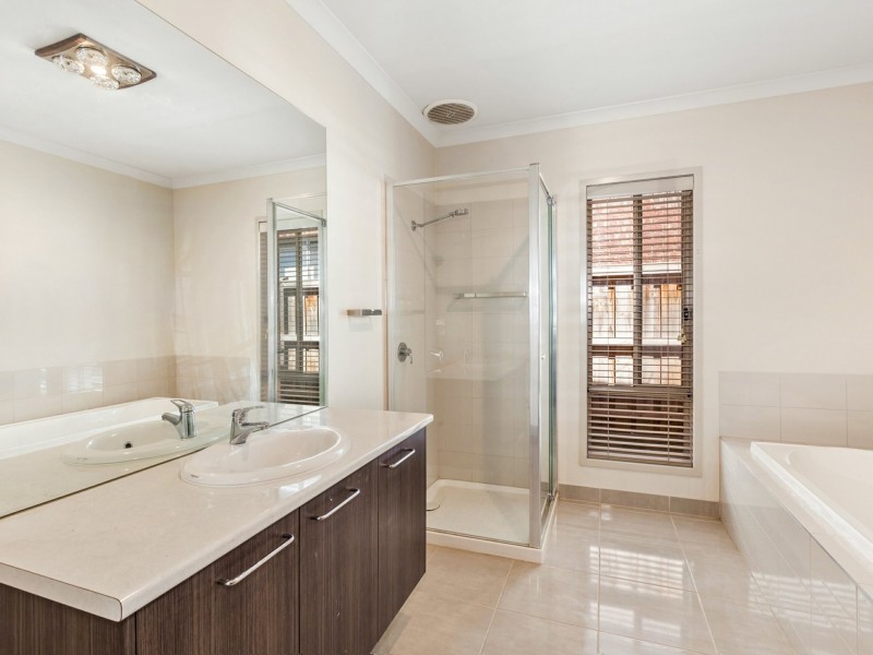 12 Grange Drive, Broadford VIC 3658