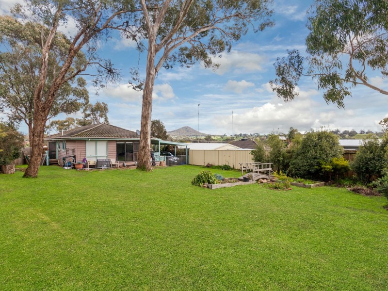 3 Donaldson Drive, Broadford VIC 3658