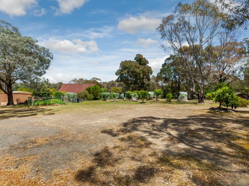 33 Fleming Drive, Broadford VIC 3658