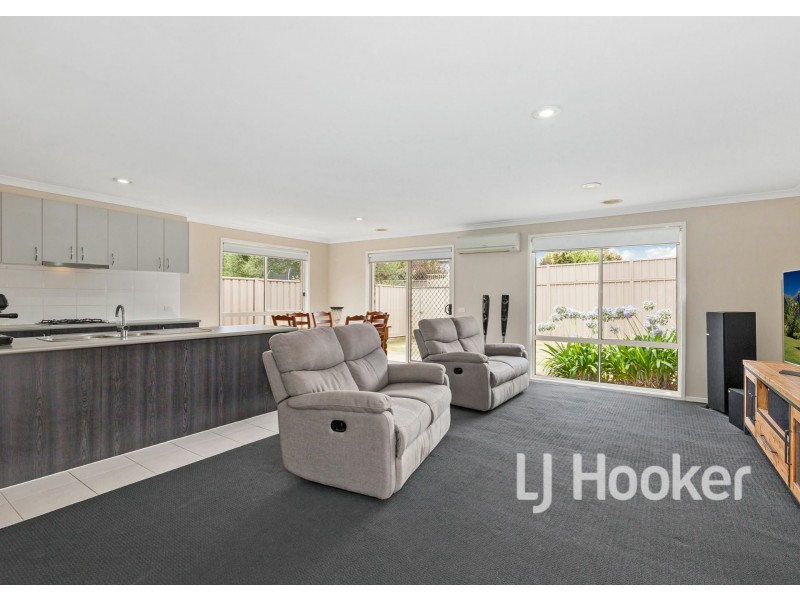 8 Firbank Place, Kilmore VIC 3764