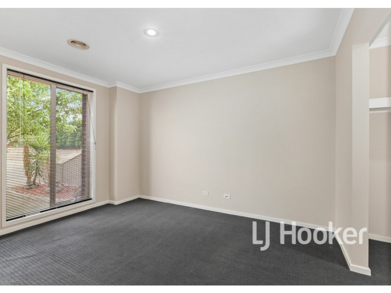 8 Firbank Place, Kilmore VIC 3764