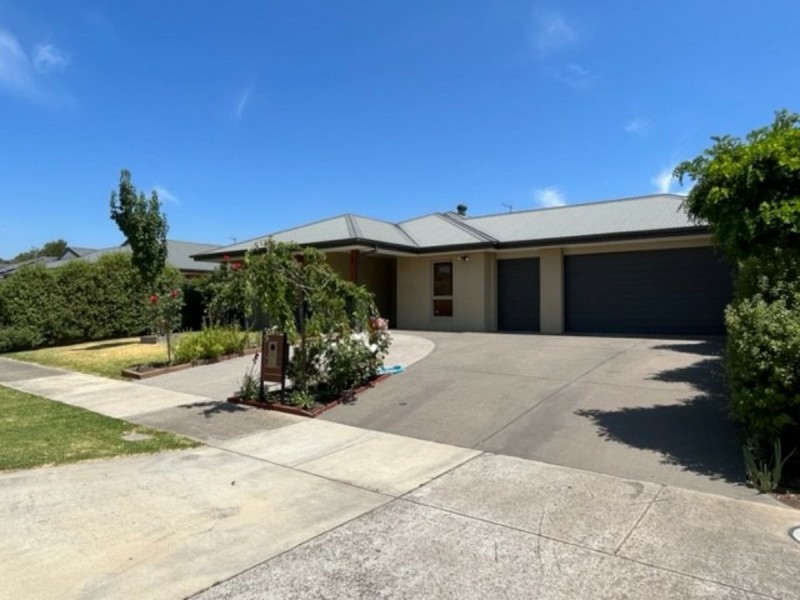 5 Rosie Drive, Broadford VIC 3658