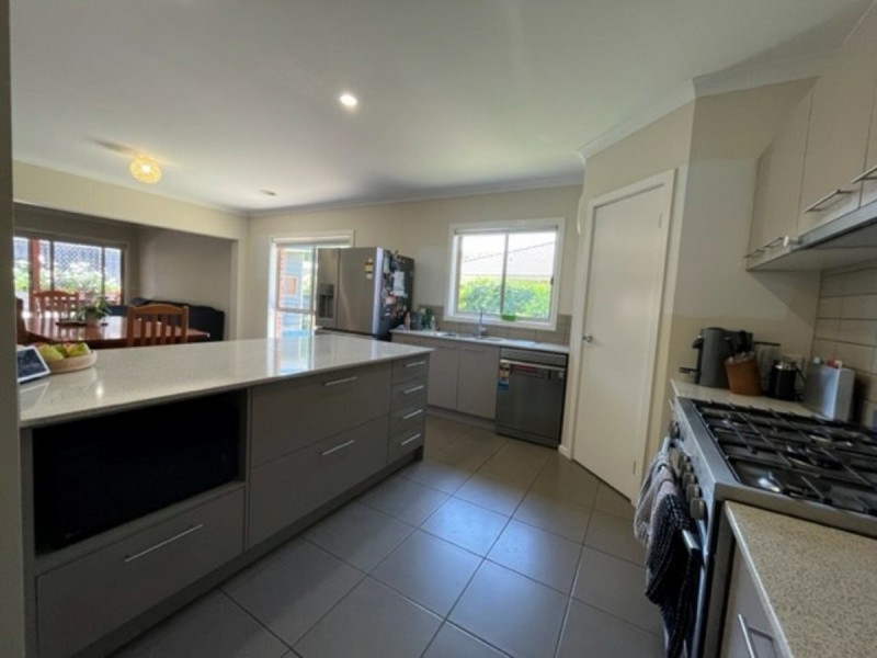 5 Rosie Drive, Broadford VIC 3658