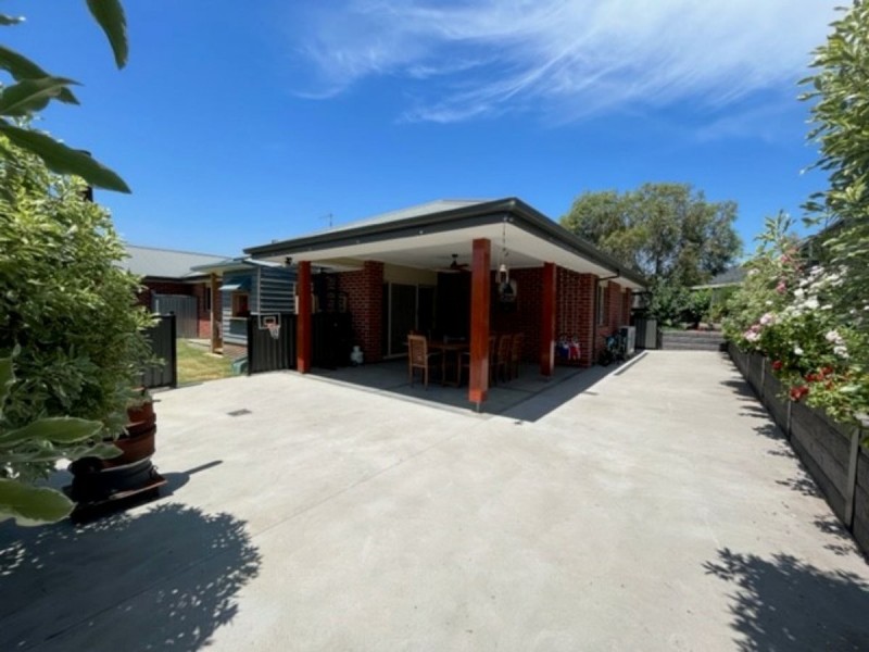 5 Rosie Drive, Broadford VIC 3658