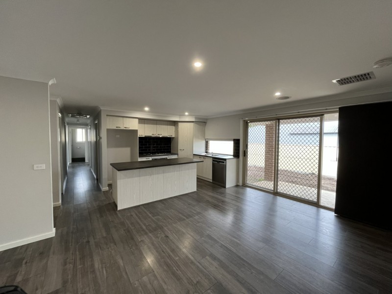 17 Paperbark Court, Broadford VIC 3658