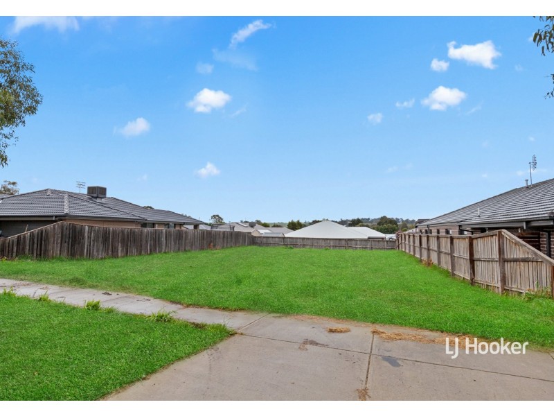 8 Fish Court, Broadford VIC 3658