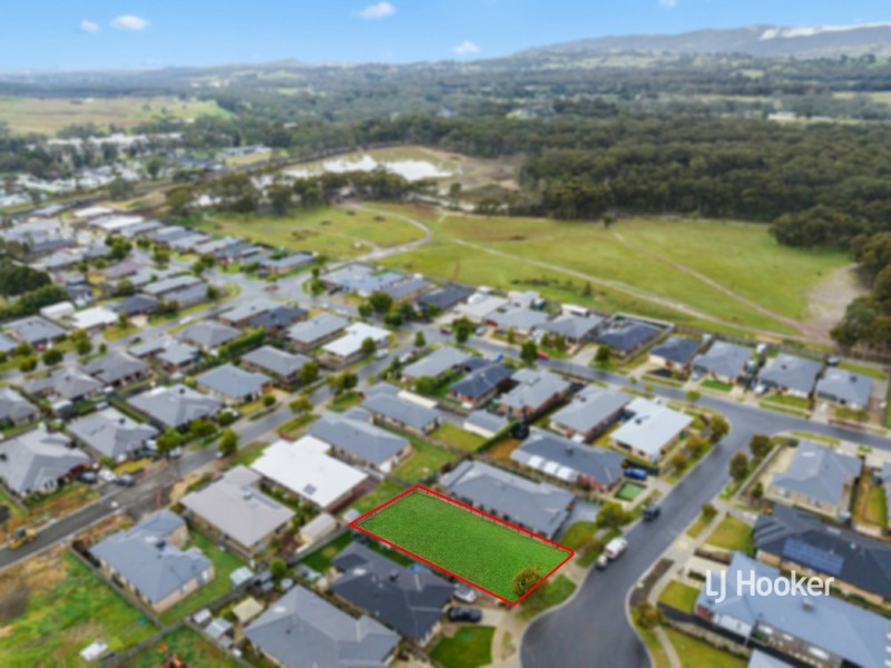 8 Fish Court, Broadford VIC 3658