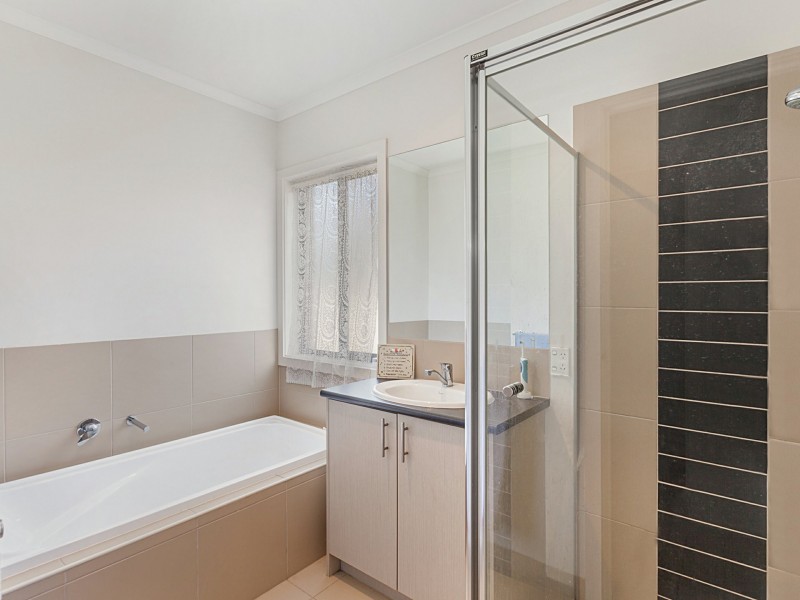 2/27 Ferguson Street, Broadford VIC 3658