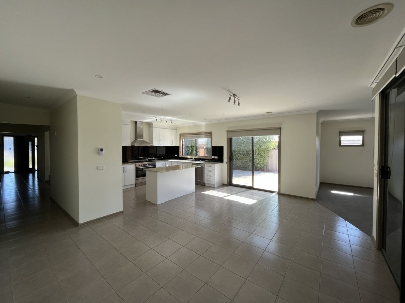 4 Greenwood Rise, Broadford VIC 3658